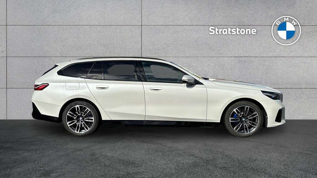 BMW 5 Series 530E M Sport 2026 White #2