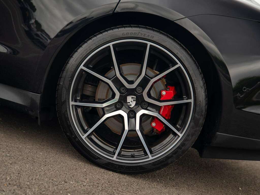 Porsche Taycan 4S 2025 Black #4