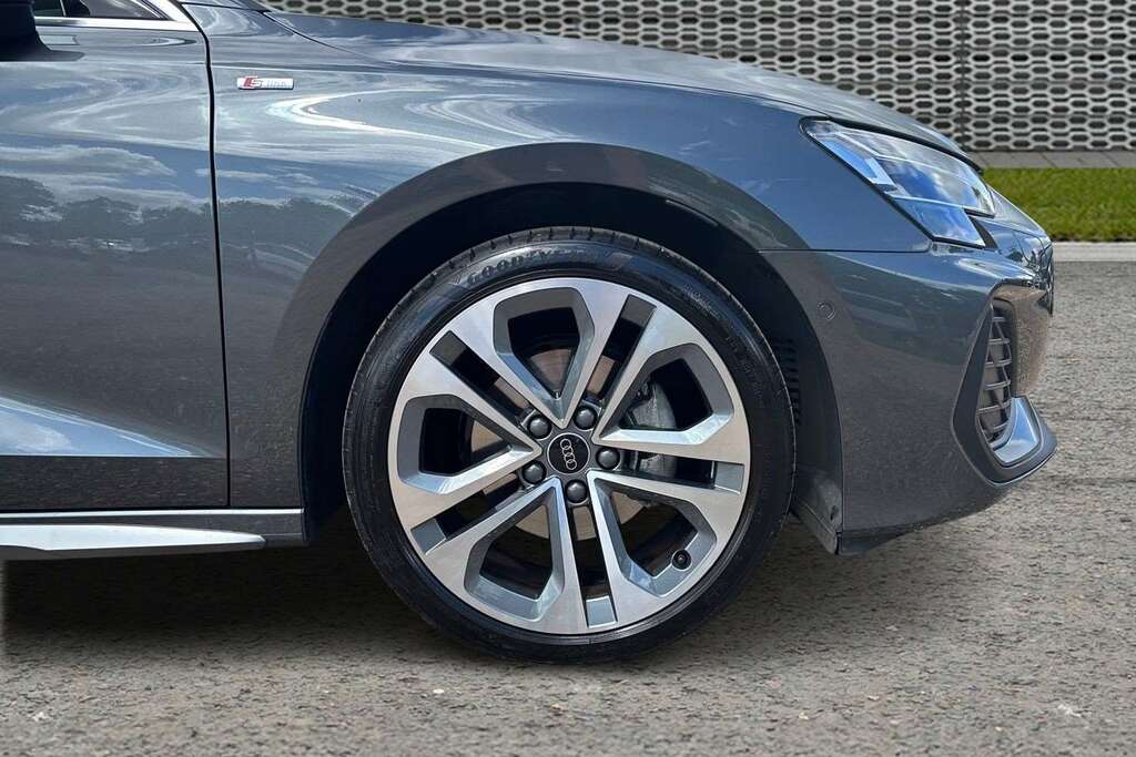 Audi A3 1.5 Tfsi 150 S Line S Tronic 2025 LR75UWT Grey #4