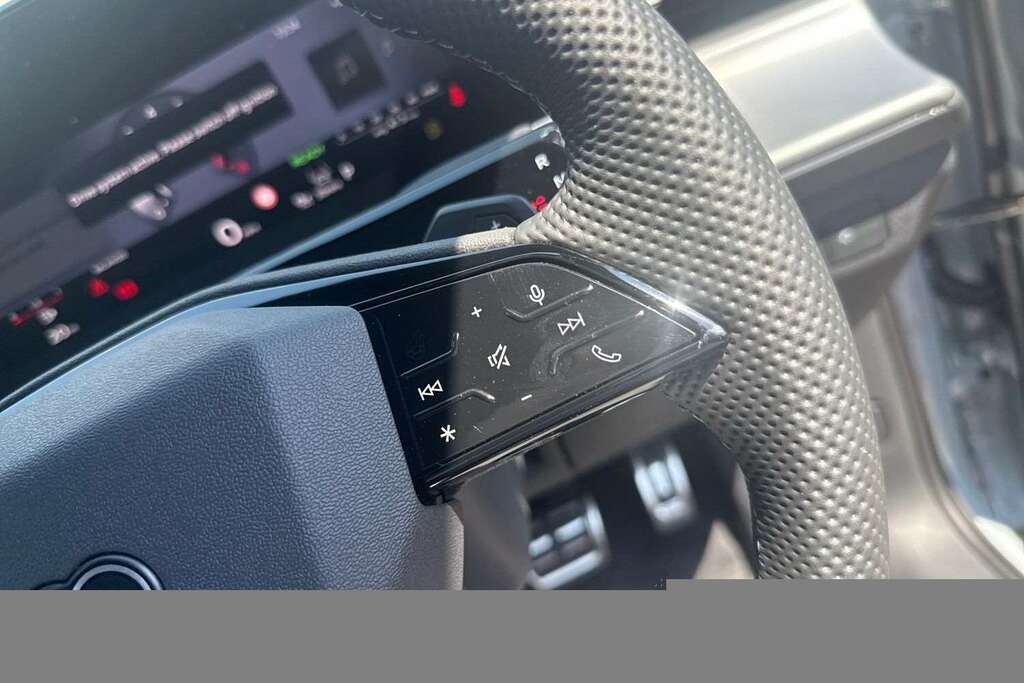 Audi Q3 Launch Edition Plus E-hybrid 272 Ps S Tronic Black #12