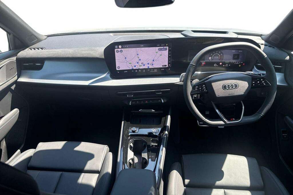 Audi Q3 Launch Edition Plus E-hybrid 272 Ps S Tronic Black #14