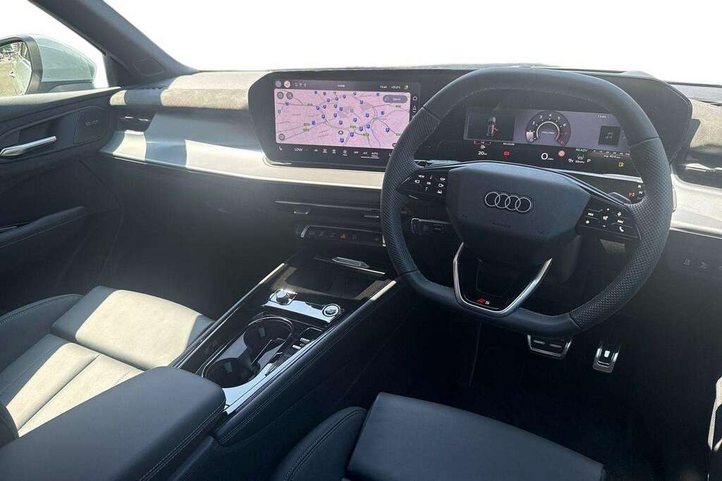 Audi Q3 Launch Edition Plus E-hybrid 272 Ps S Tronic Black #13