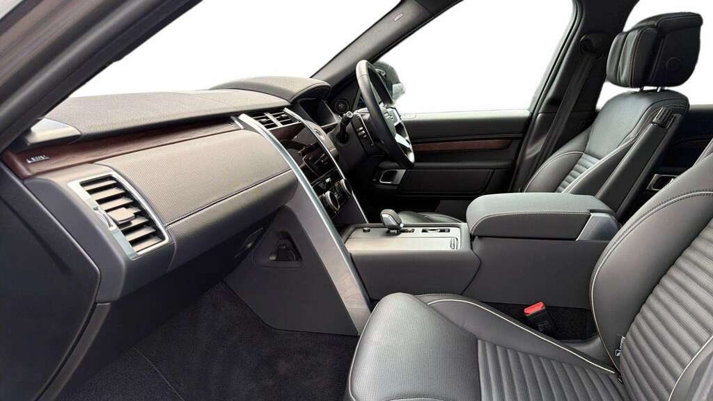 Land Rover Discovery 3.0 D300 Metropolitan Edition 2022 Silver #3