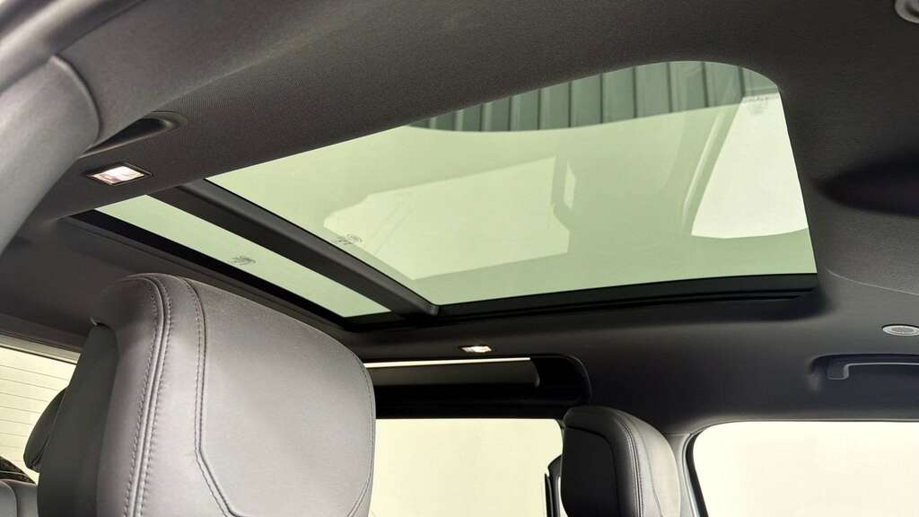 Land Rover Defender 90 D250 Hard Top Hse White #19