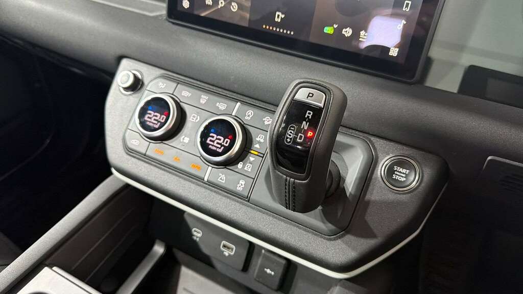 Land Rover Defender 110 Se Black #13