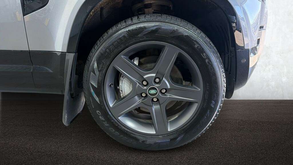 Land Rover Defender 110 Se Black #8