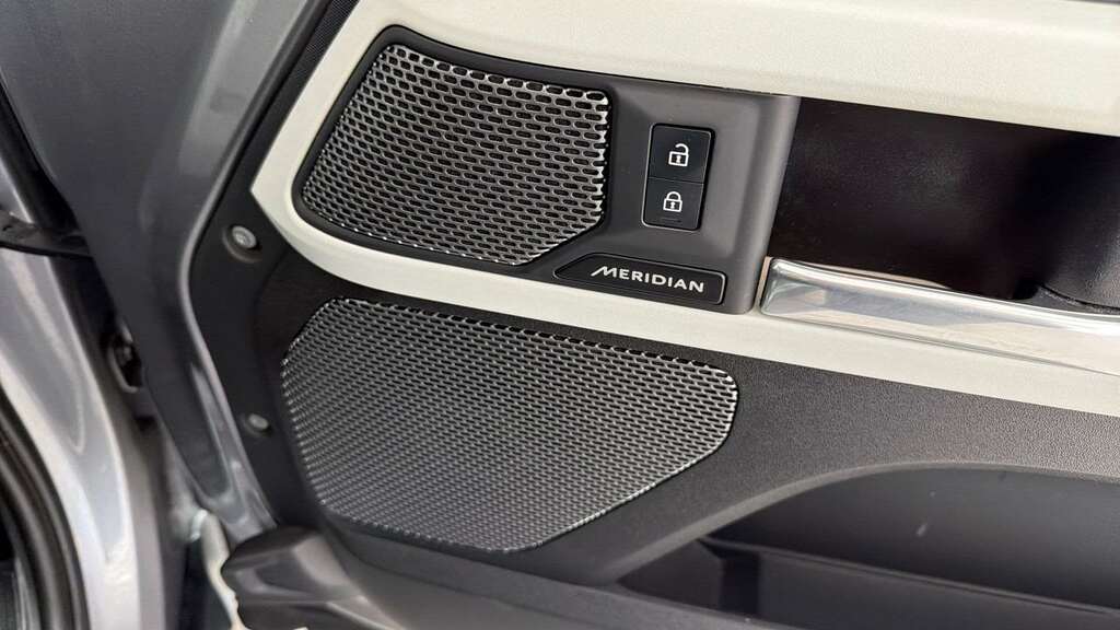 Land Rover Defender 110 Se Black #24