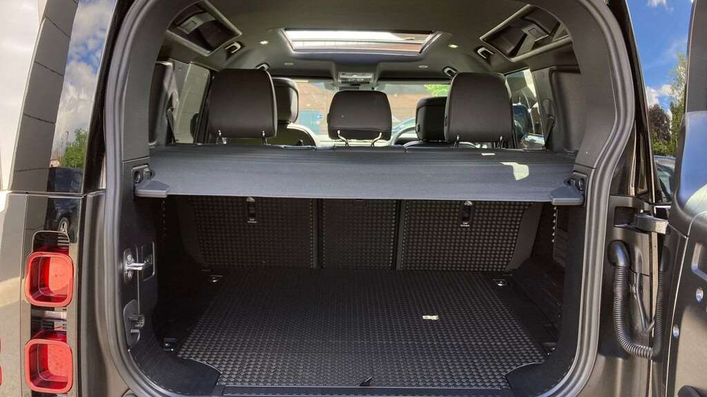 Land Rover Defender 110 3.0 D250 S 110 Black #10
