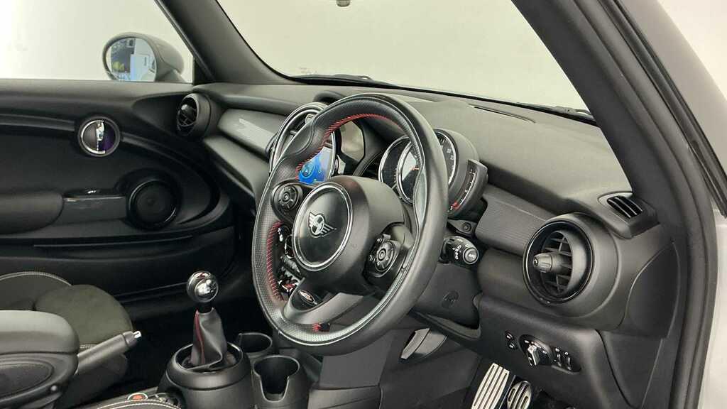 Mini Hatch 1.5 Cooper Sport II Comfort Pack 2019 YR19AWN White #4