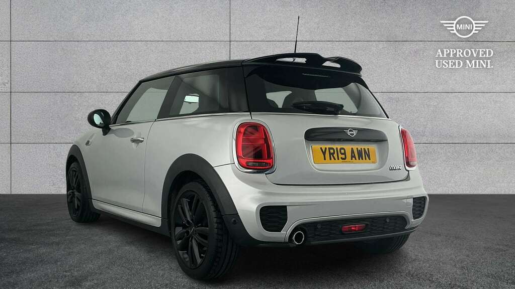Mini Hatch 1.5 Cooper Sport II Comfort Pack 2019 YR19AWN White