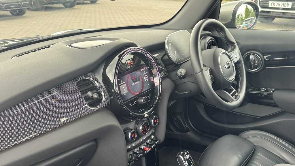 Mini Hatch 1.5 Cooper Exclusive Premium 2024 Black #6