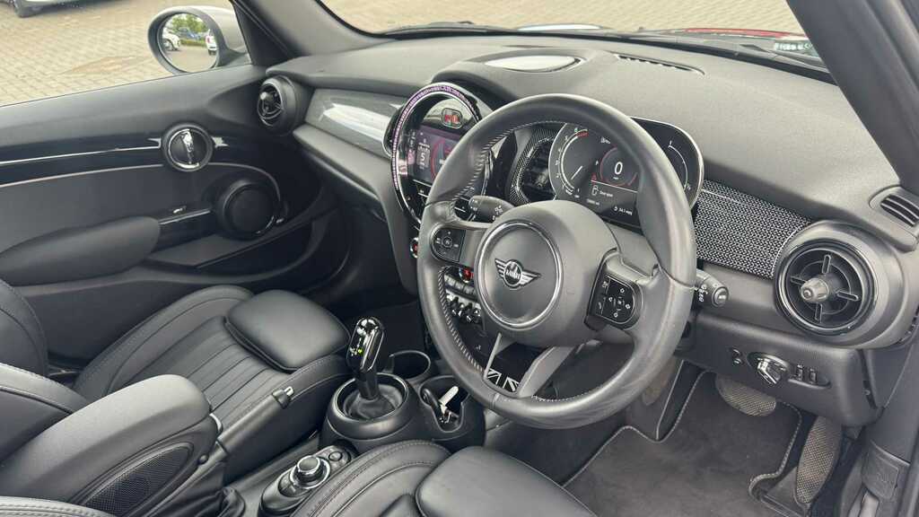Mini Hatch 1.5 Cooper Exclusive Premium 2024 Black #5