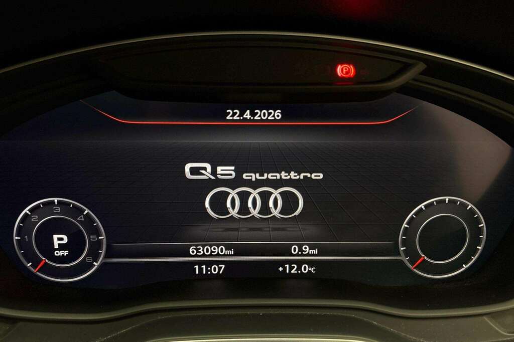 Audi Q5  White #9