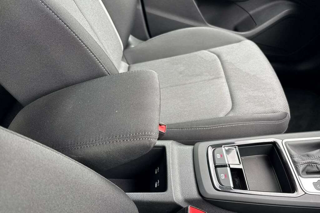 Audi Q2 S Line 35 1.5 Tfsi White #28
