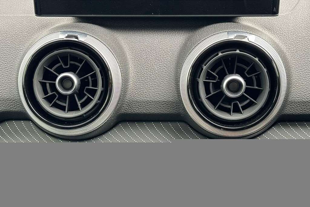 Audi Q2 S Line 35 1.5 Tfsi White #25