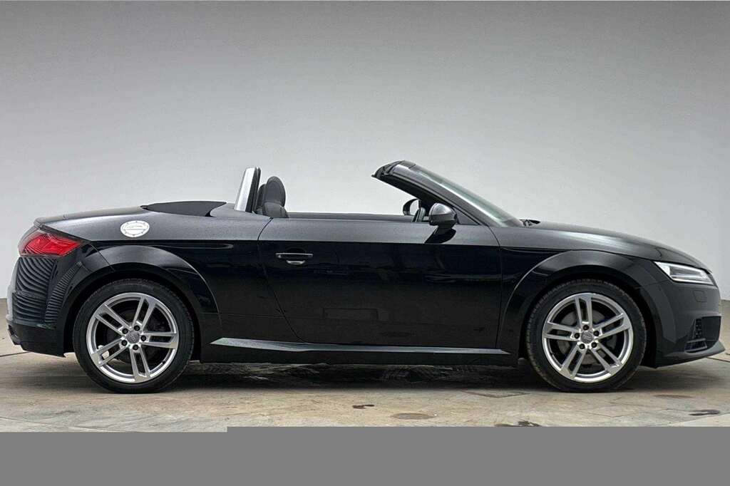 Audi TT 40 Tfsi Sport S Tronic Tech Pack 2023 Black #3