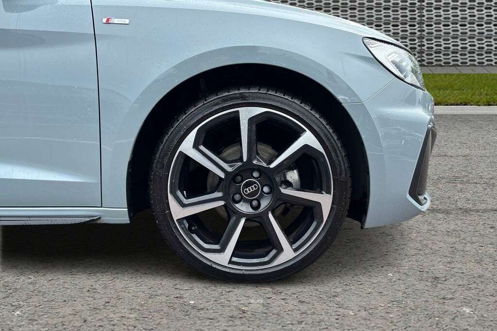 Audi A1 35 Tfsi Black Edition S Tronic 2025 Grey #5