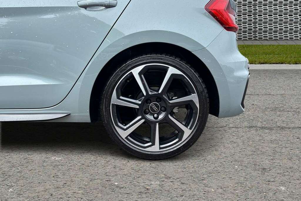 Audi A1 Black Edition 30 Tfsi 116 Ps 6-Speed Green #10