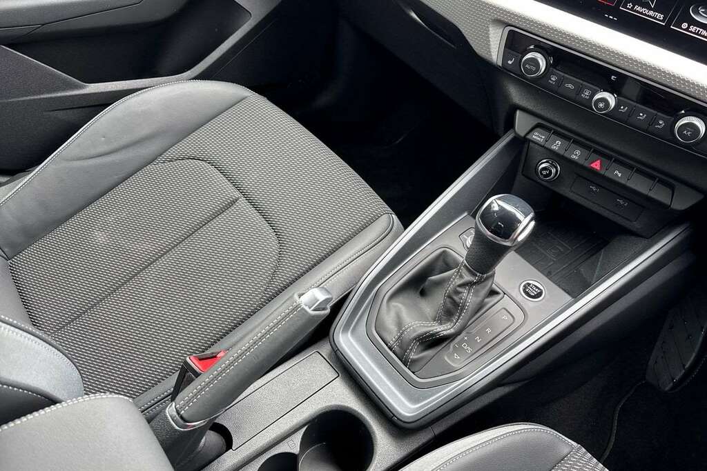 Audi A1 Black Edition 30 Tfsi 116 Ps 6-Speed Green #14