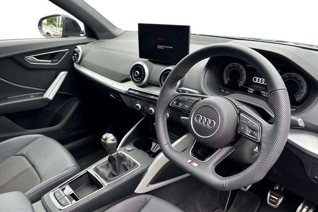 Audi Q2 30 Tfsi 116 Black Edition 2025 Blue #6