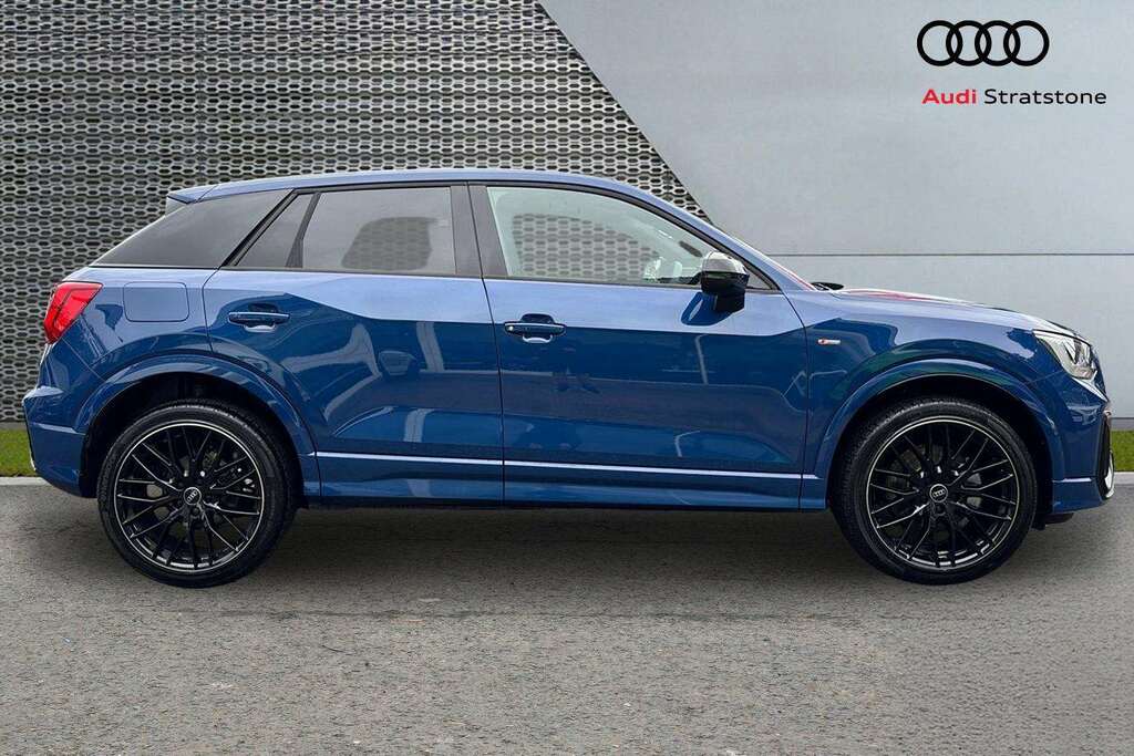 Audi Q2 30 Tfsi 116 Black Edition 2025 Blue #4