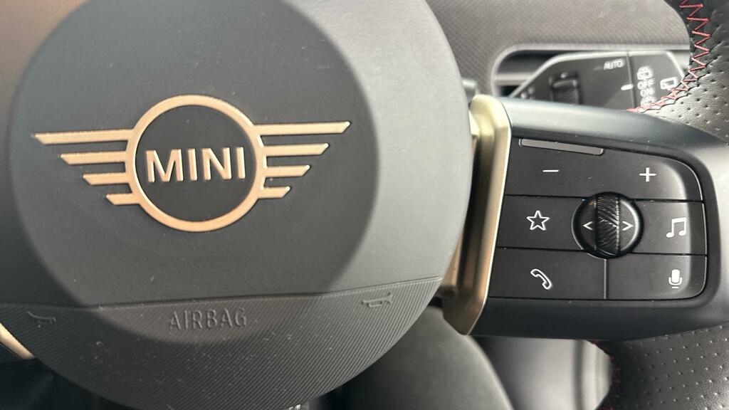 Mini Hatch 160Kw Se Sport Level 3 54Kwh 2024 YL24JSV Black #6