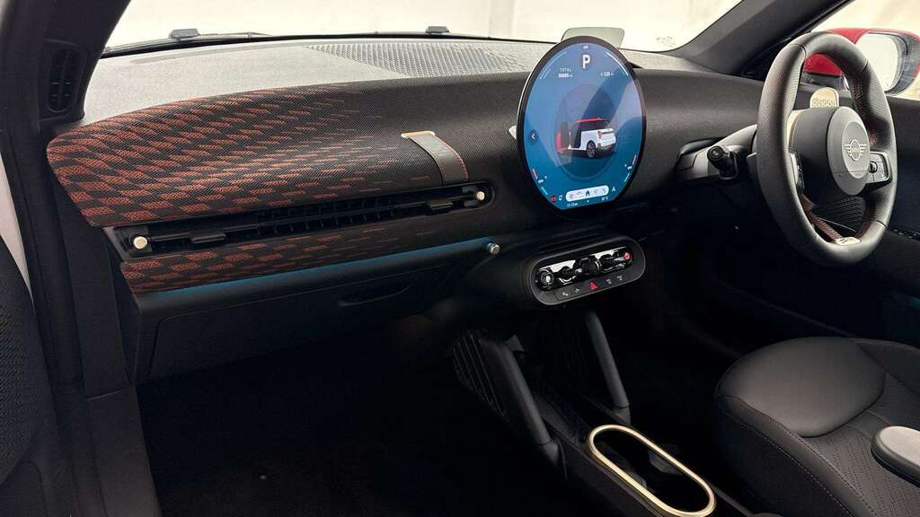 Mini Hatch 160Kw Se Sport Level 3 54Kwh 2024 YL24JSV Black #5