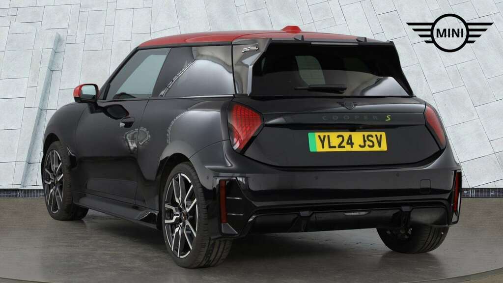 Mini Hatch 160Kw Se Sport Level 3 54Kwh 2024 YL24JSV Black #2
