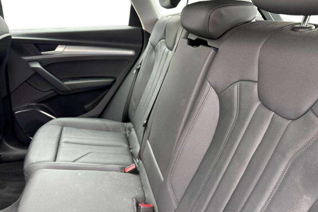 Audi Q5 2L Black Edition Black #19