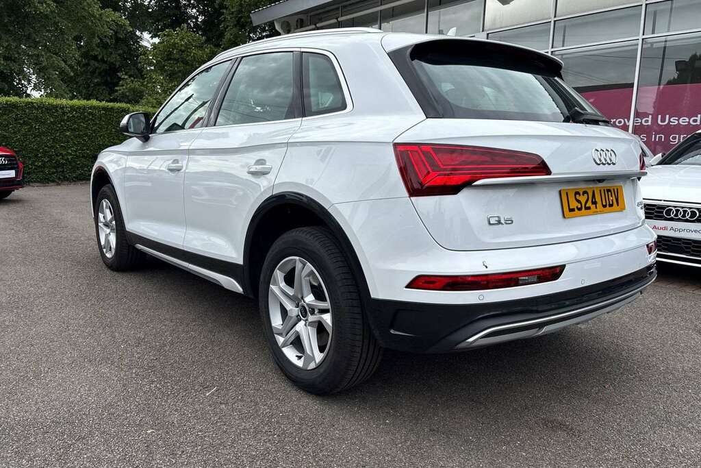 Audi Q5 2L Black Edition Black #33