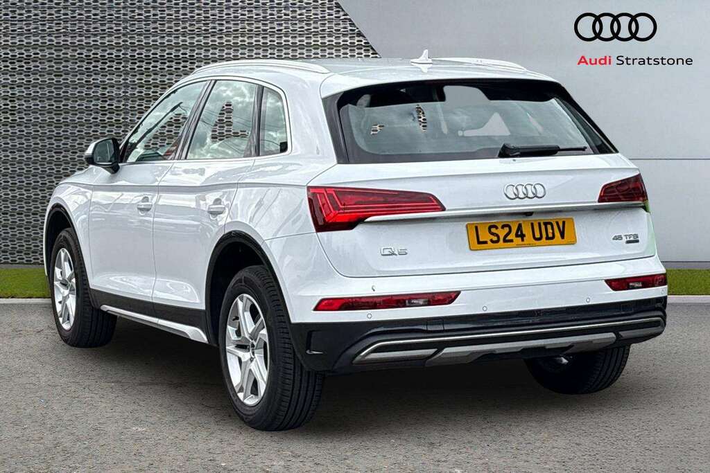 Audi Q5 45 Tfsi Quattro Sport S Tronic 2024 White #3