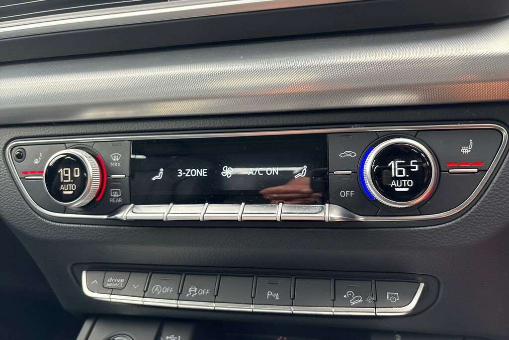 Audi Q5 2L Black Edition Black #25