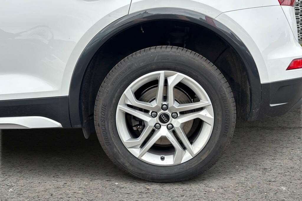 Audi Q5 2L Black Edition Black #10