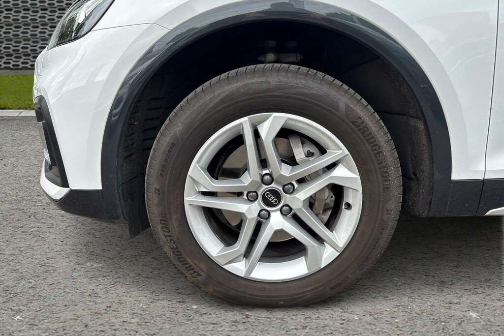 Audi Q5 2L Black Edition Black #11