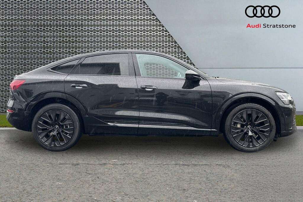 Audi Q8 e tron 250Kw 50 Quattro 95Kwh Black Edition 2023 Black #3