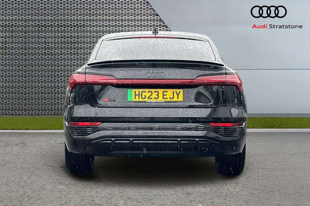 Audi Q8 e tron 250Kw 50 Quattro 95Kwh Black Edition 2023 Black #6