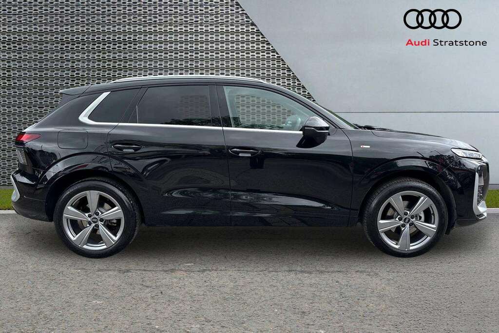 Audi Q3 1.5 Tfsi S Line S Tronic 2025 Black #4