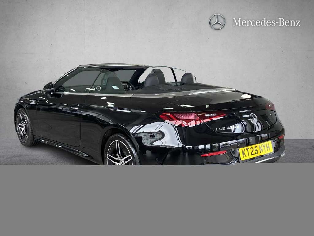 Mercedes-Benz CLE Class 220D Amg Line 9G-tronic 2025 Black #3