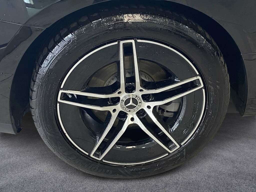 Mercedes-Benz CLE Class 220D Amg Line 9G-tronic 2025 Black #4