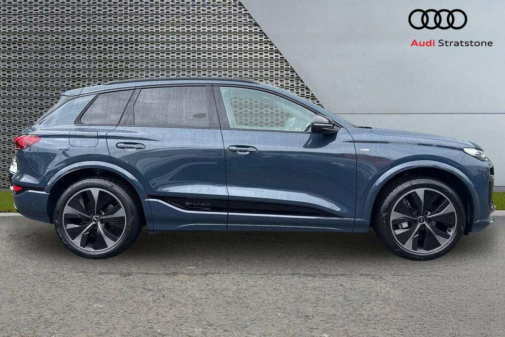 Audi Q6 E-Tron 225Kw Performance 100Kwh Black Edition 20 Blue #4