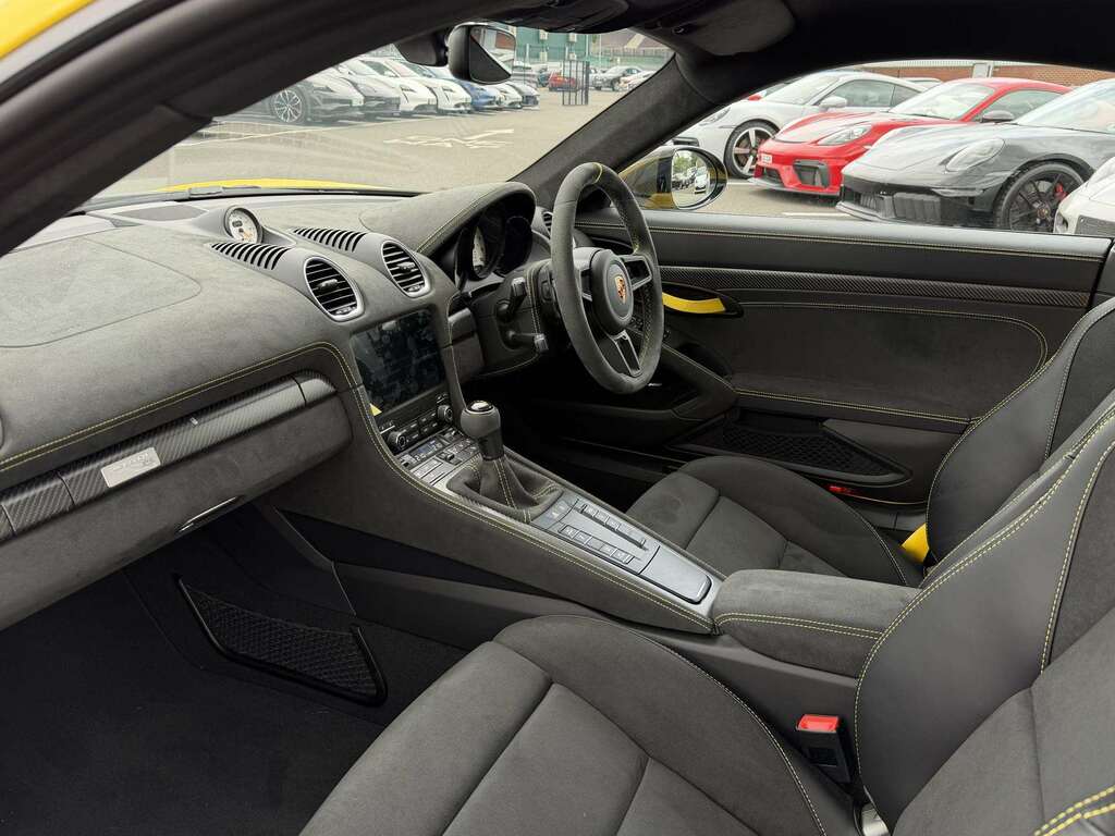 Porsche 718 Cayman Cayman Gt4 Rs S-a 2024 Yellow #5