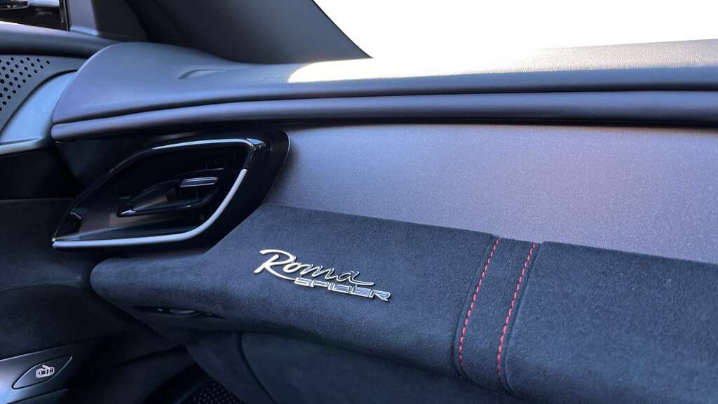 Ferrari Roma Spider #18