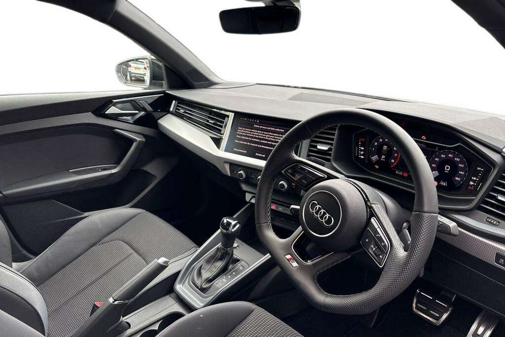 Audi A1 30 Tfsi Black Edition S Tronic 2026 LR26SUO White #6