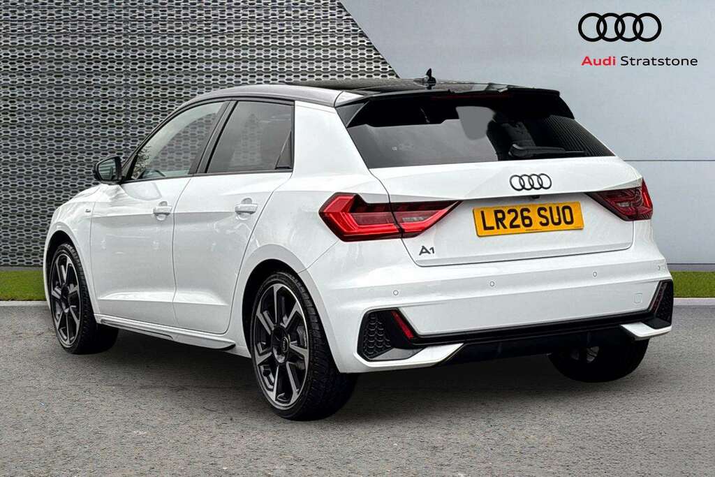 Audi A1 30 Tfsi Black Edition S Tronic 2026 LR26SUO White #3