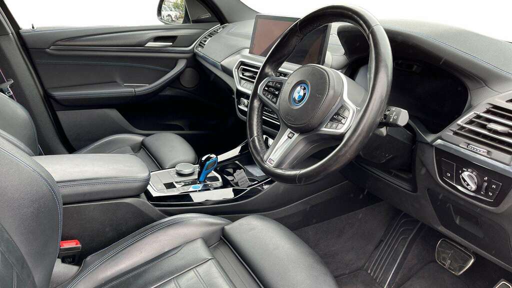 BMW iX3 210Kw M Sport Pro 80Kwh 2022 Black #4