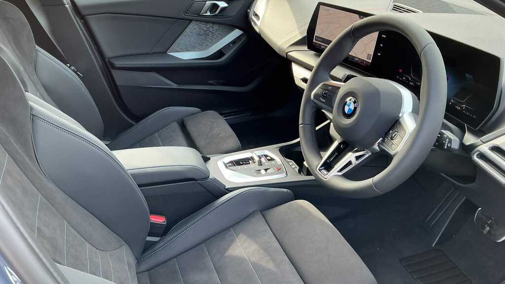 BMW 1 Series 120 M Sport Step 2026 YF26AYP  #3