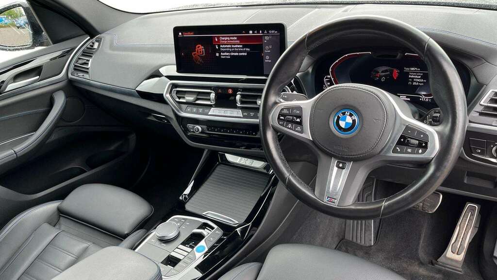 BMW iX3 210Kw M Sport 80Kwh 2023 Black #4
