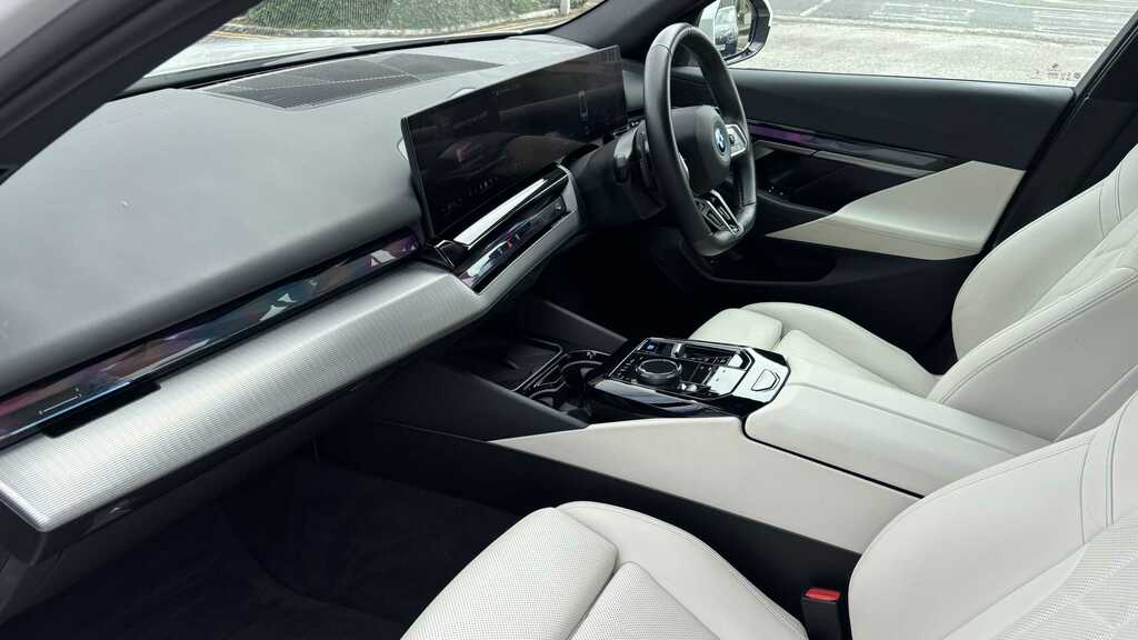BMW i5 250Kw Edrive40 M Sport 84Kwh 2024 White #6