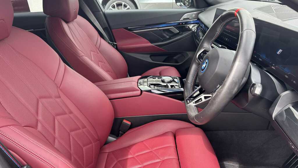 BMW i5 442Kw M60 Xdrive 84Kwh 2024 Black #4