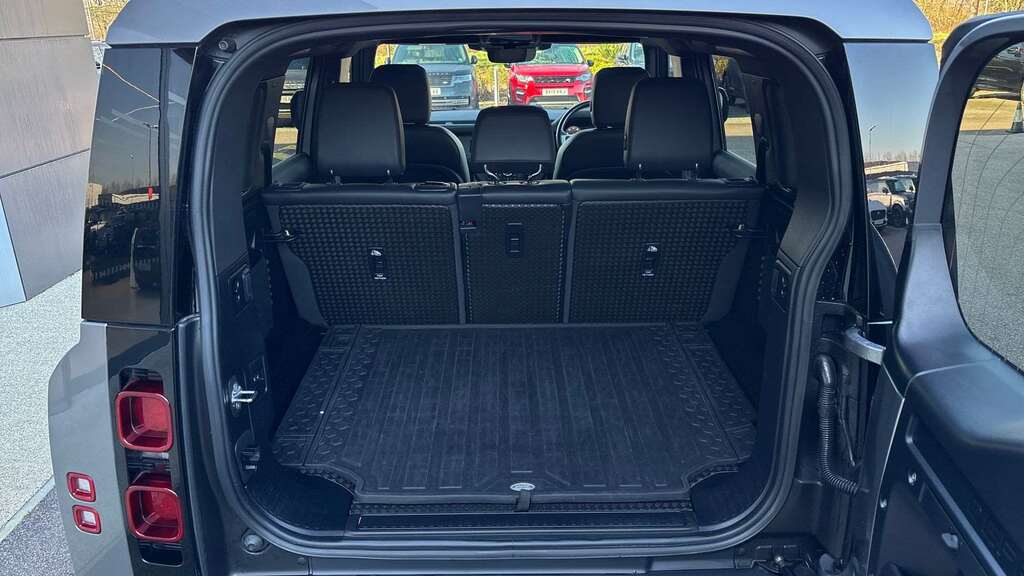Land Rover Defender 110 3.0 D250 X-dynamic Se 110 2024 Grey #6